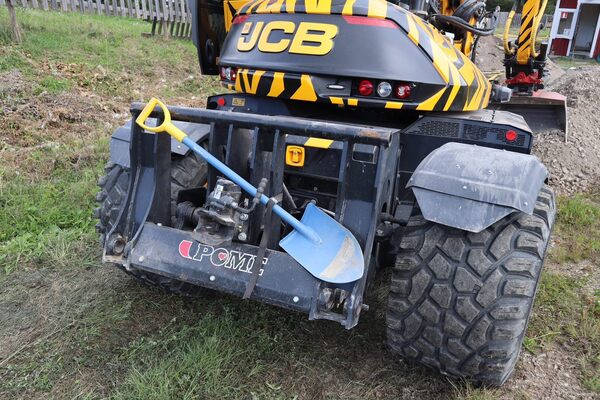 JCB 